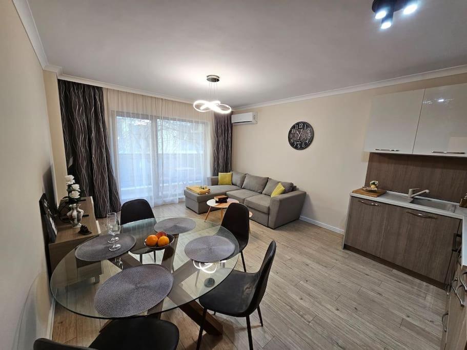 Serenity In The Heart Of Varna With Parking Εξωτερικό φωτογραφία